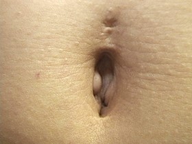 300人のへそ　サンプル画像08